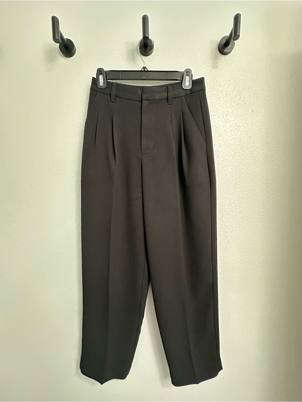 Madewell Women’s Black Pleated Dress Pants